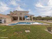 Moradia T4 com Piscina num terreno com 1645m2 - Palmela