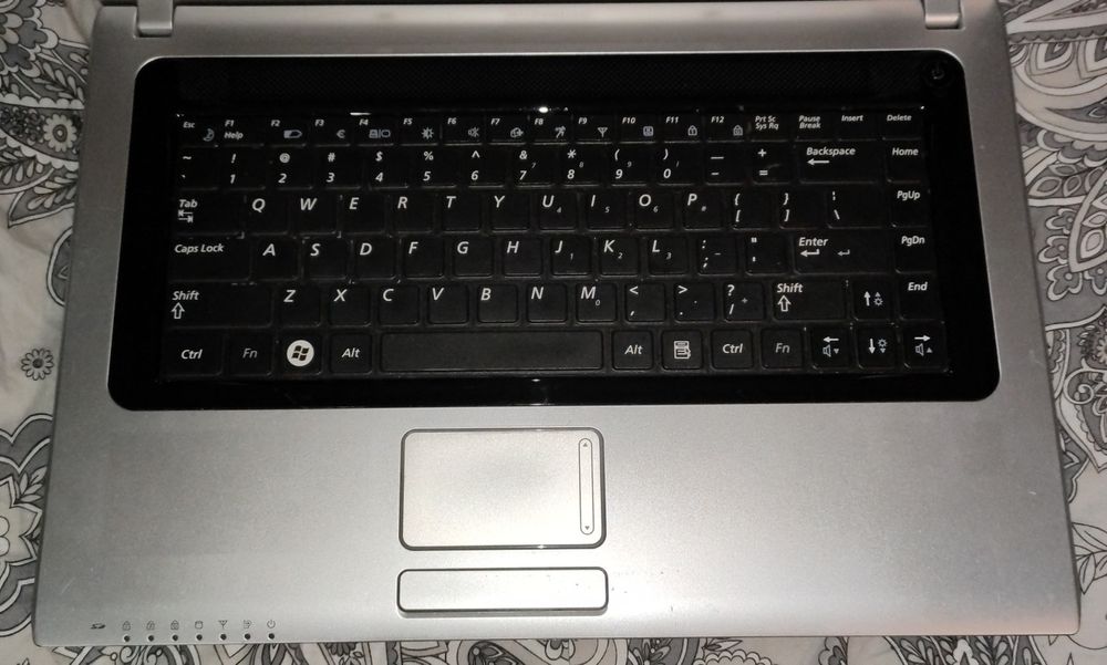 Laptop Samsung R520
