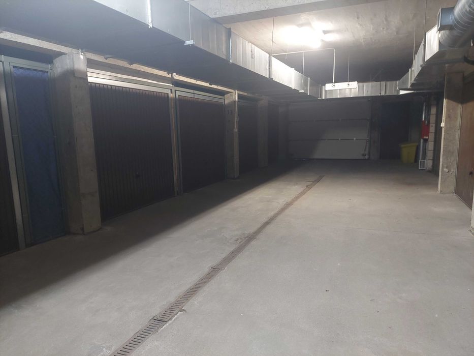 Garaz inwestycyjny z najemca lub bez.4.800zl przychodu rocznie.