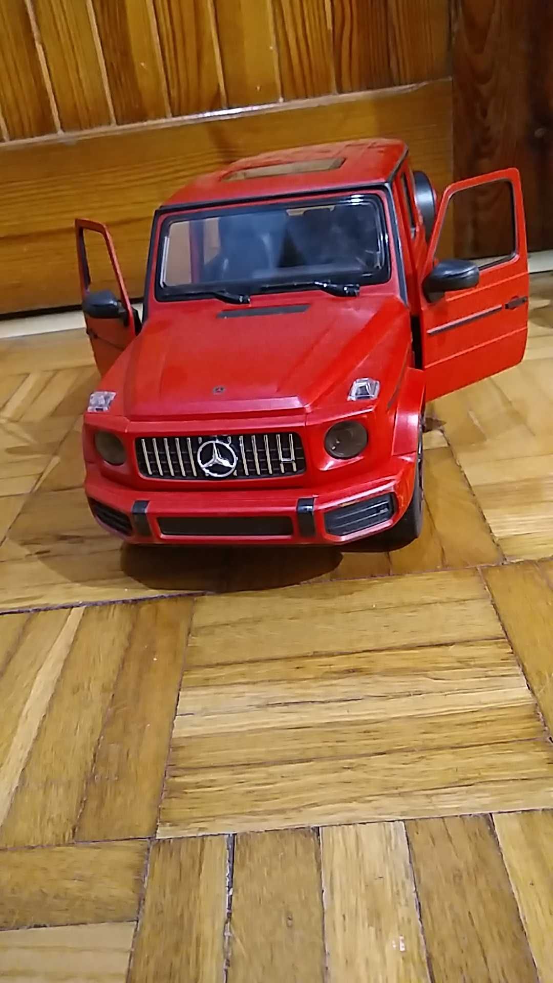 Zabawka Mercedes-AMG G 63 na pilota