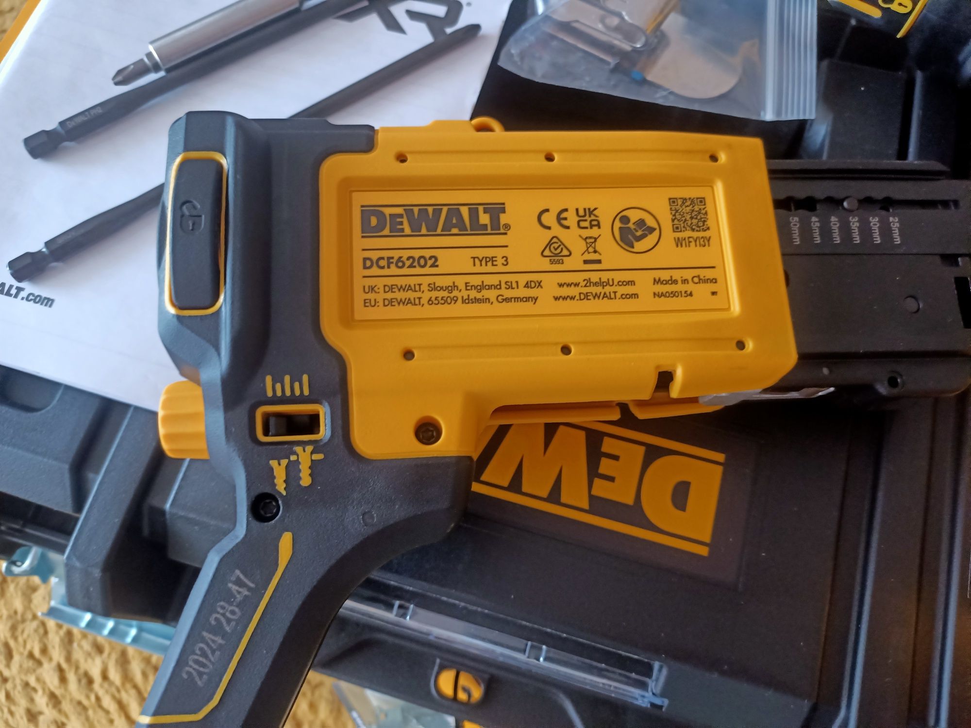 Nowa  oryginalna wkrętarka taśmowa DeWalt dcf620+magazynek