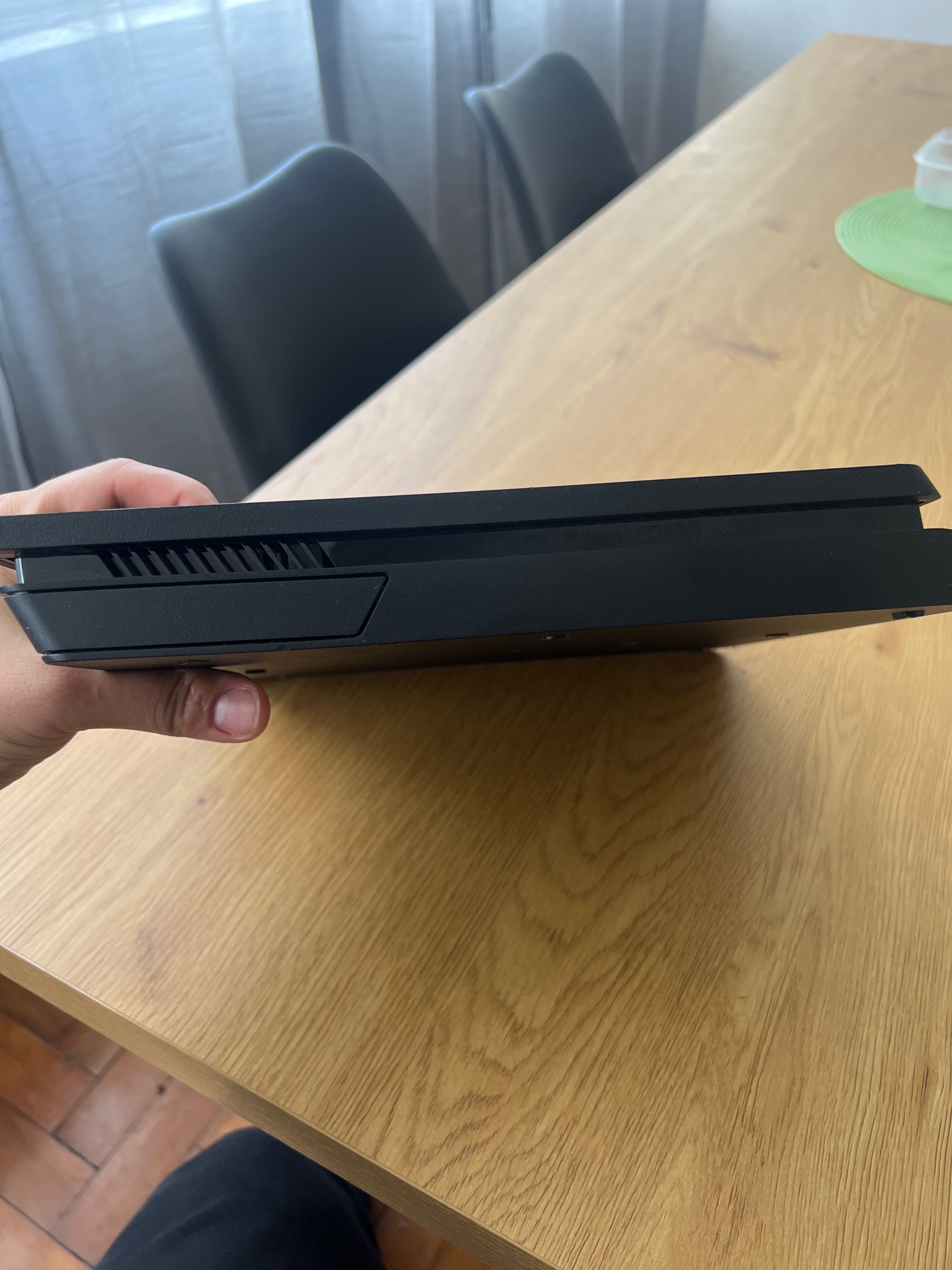 Ps4 slim, em Braga