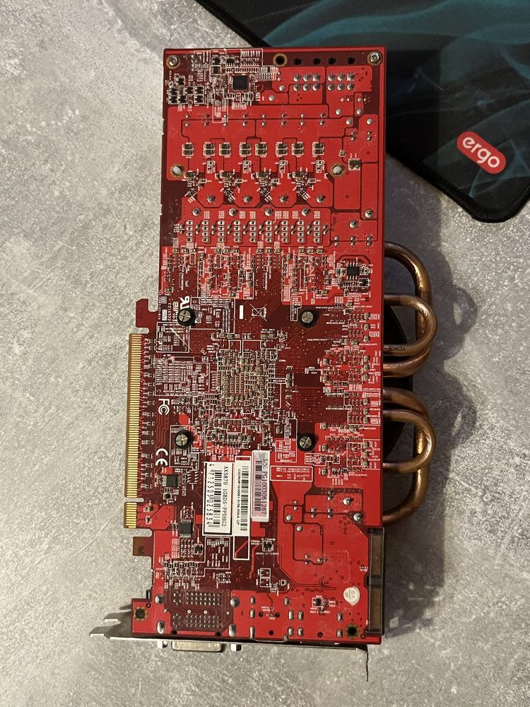 Видеокарта Radeon HD 5870 ( не geforce)