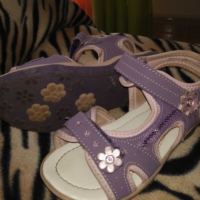 Sandálias menina 27 CUPCAKE em pele com caixa LILÁS