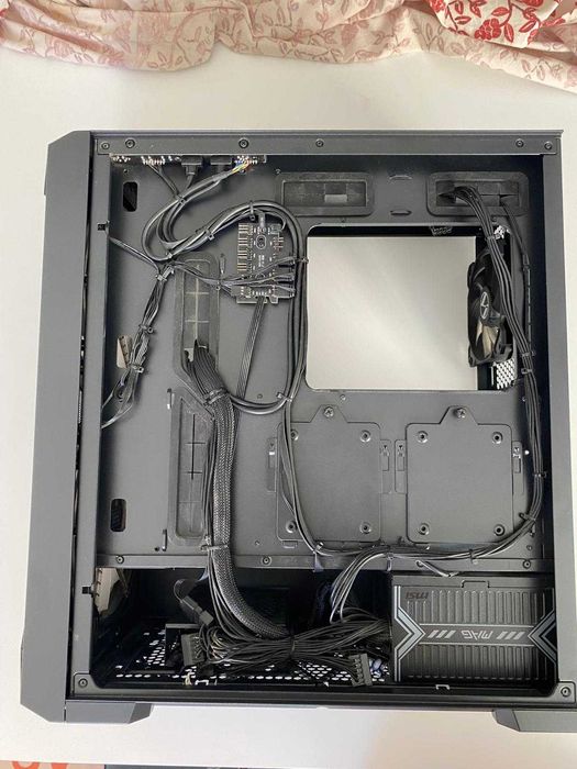 Caixa PC / Gabinete ATX Lian Li Lancool 215