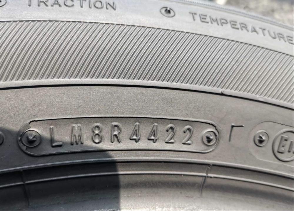 Шини майже нові 225/55 R17 Falken Японія