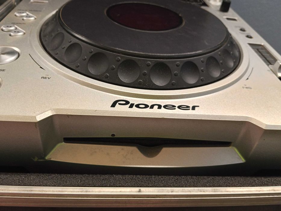 Dwa odtwarzacze DJ CDJ-800MK2