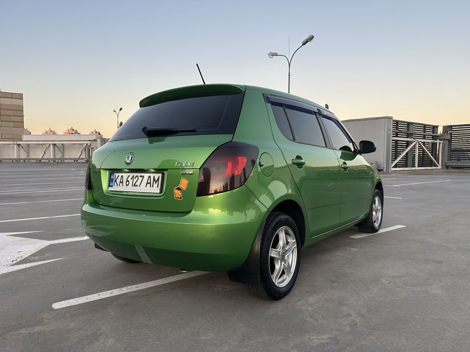 Продам Шкоду Фабію 2012 року 1.4 двигун з ГБО