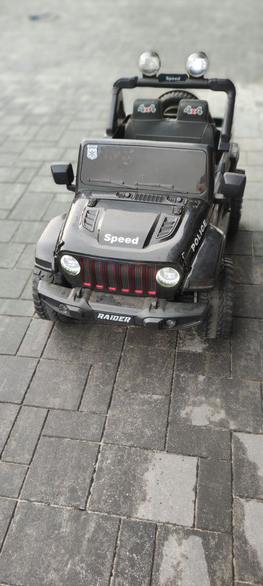 Jeep Wrangler 4x4 na akumulator czarny 130cm
