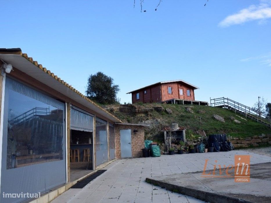 Moradia T2 com Terreno de 5200m2 em Vila Franca do Rosário