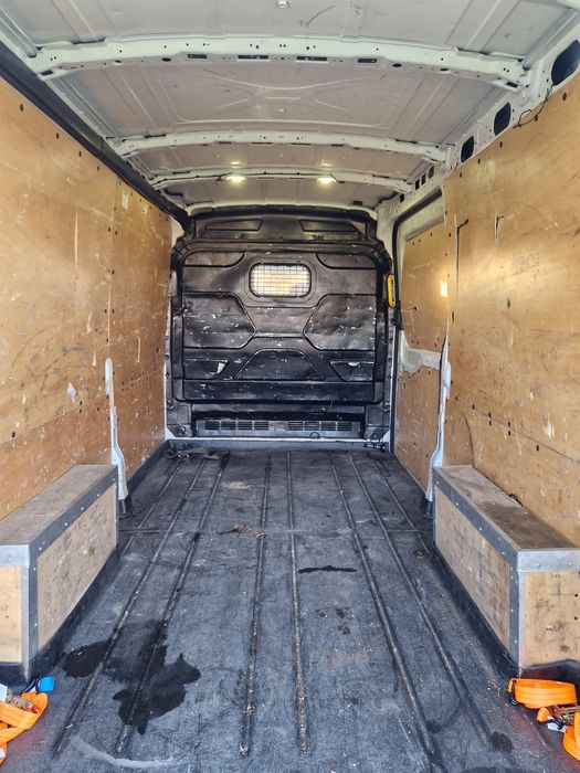 Wypożyczalnia busów dostawczych i osobowych