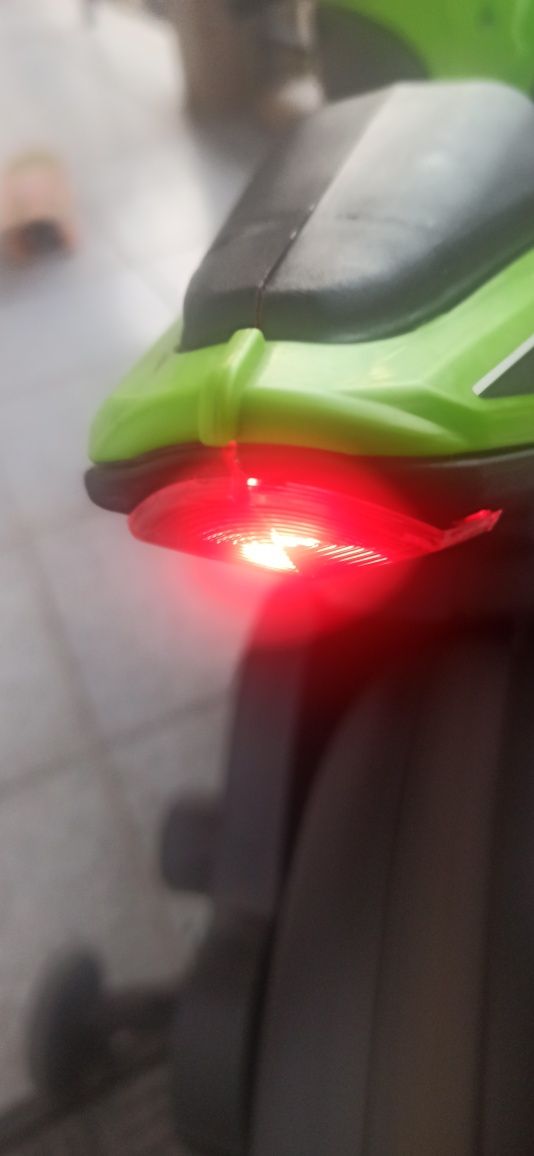 Moto a bateria  ótimo estado