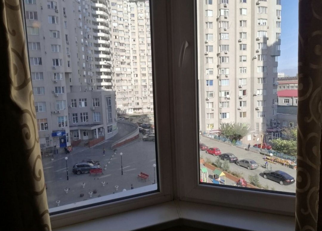 Сдам посуточно 2-х комнатную квартиру в ЖК Чудо город 4 этаж,  Центр,