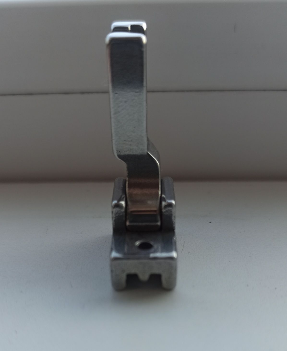 Лапка для вшивания потайной молнии S518N на промышленную машинку
