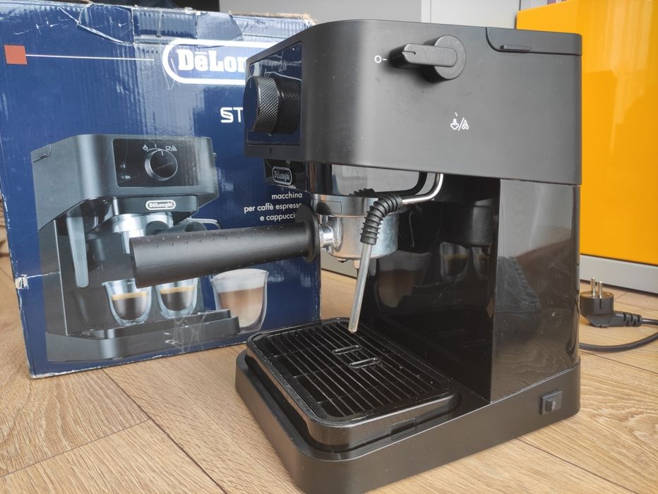 Ekspres ciśnieniowy DeLonghi Stilosa EC230.BK