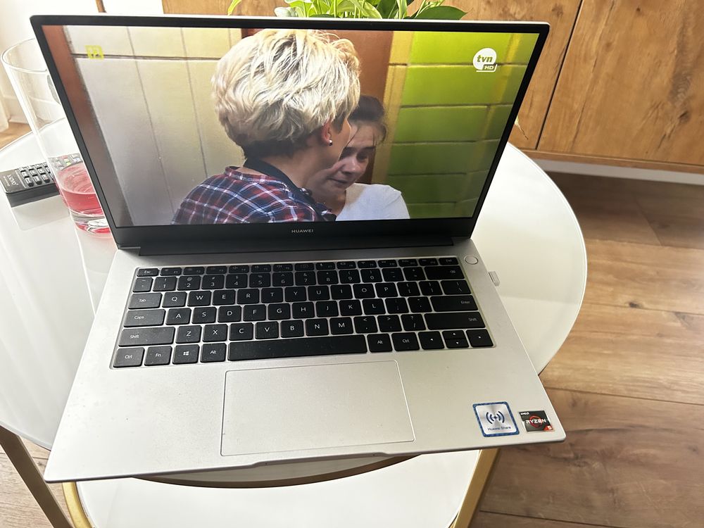 Latop huawei matebook D14