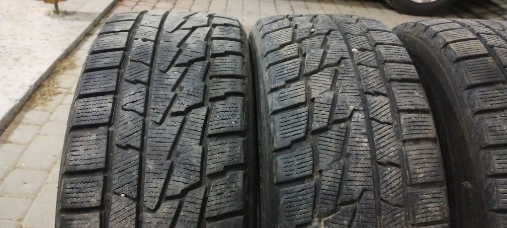 225/50R17 opony zimowe komplet premiorri