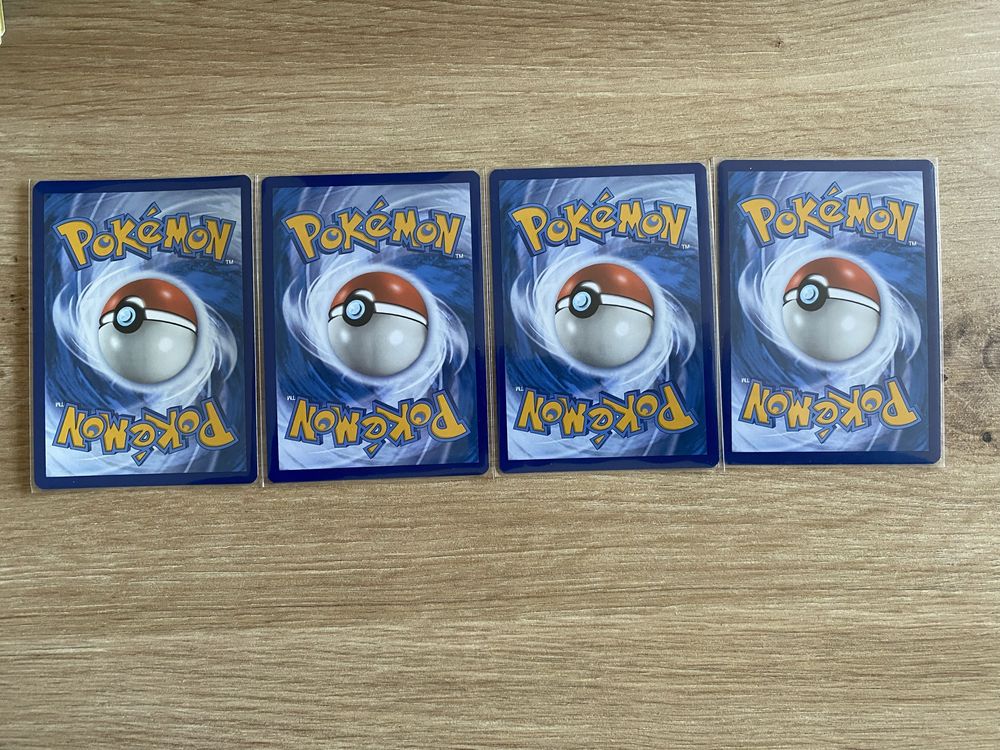 4x Karta Holo Pokémon TCG - Tyranitar 043/078 PGO