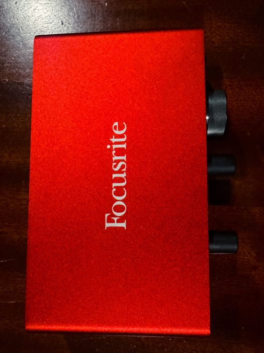 Conjunto Scarlet Focusrite Studio