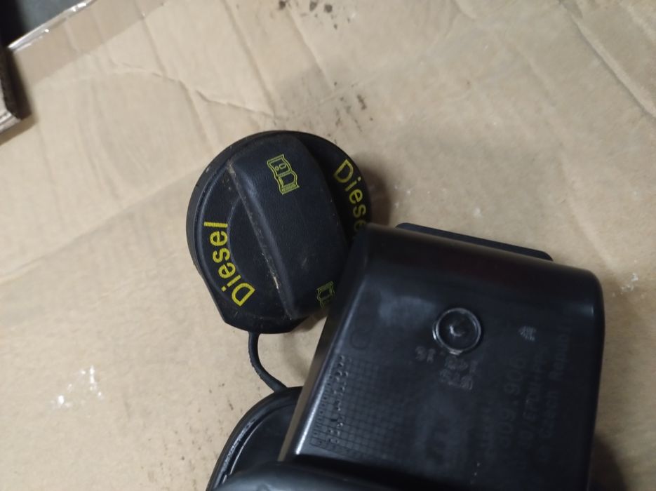 Klapka wlewu paliwa Audi A4 B9 Z7S