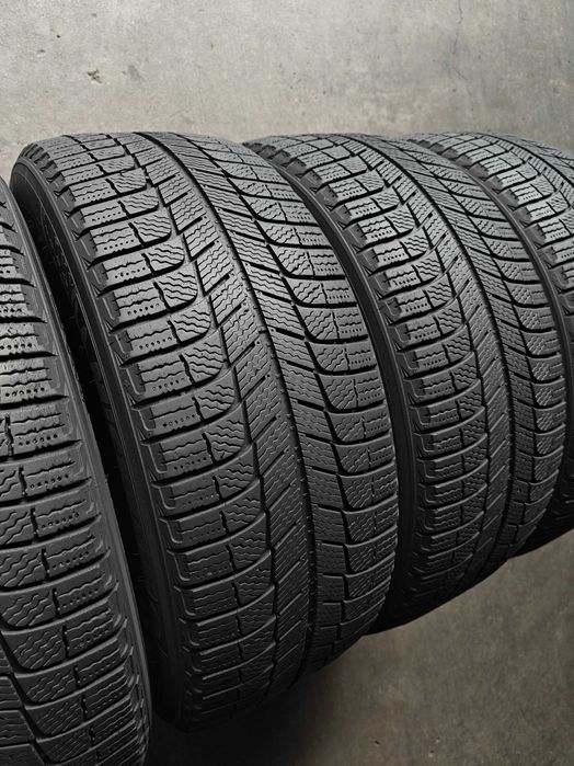 R17 215 55 шини зимові Michelin X-Ice добрий стан