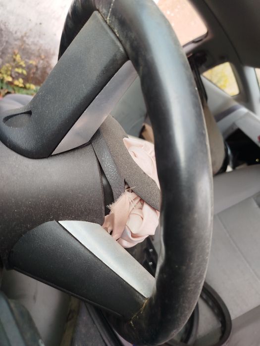 Mustang V 05-09r - kierownica kpl z guzikami