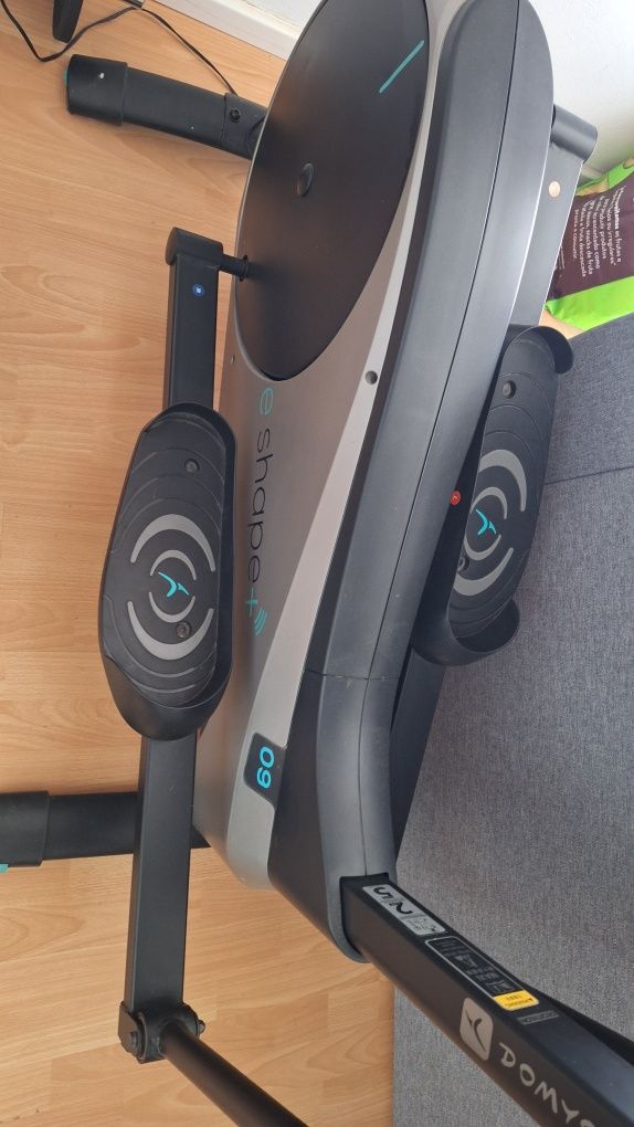 Elíptica E-SHAPE+ Domyos em excelente estado