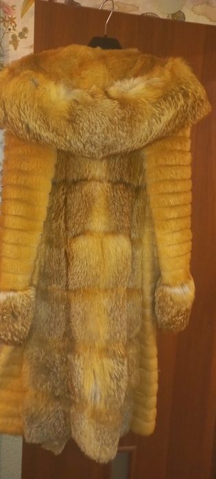 Продам шубу из меха лисы miss lora