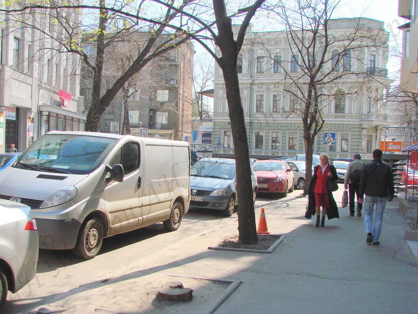 Магазин на перехресті 5-ти доріг у діловому центрі Харкова оренда