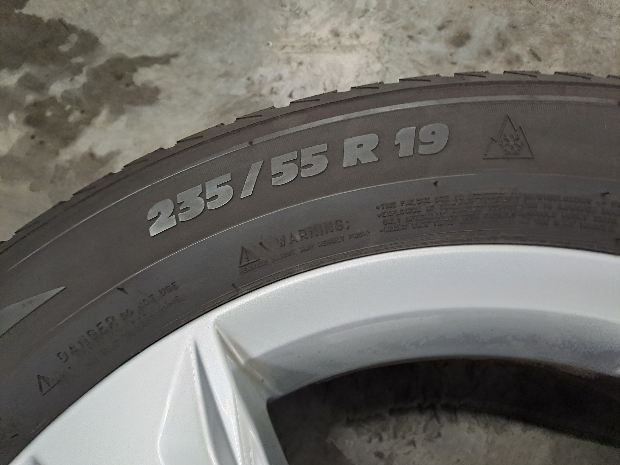 Opony zimowe Michelin Latitude alpin 235/55/19 2020r