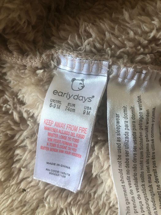 Kombinezon pluszowy piesek na 6-9 miesięcy rozmiar 74