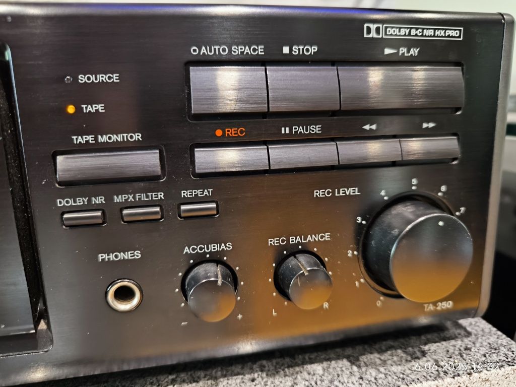 Magnetofon Onkyo TA-250,3 głowice,Dual Capstan,bardzo ładny stan