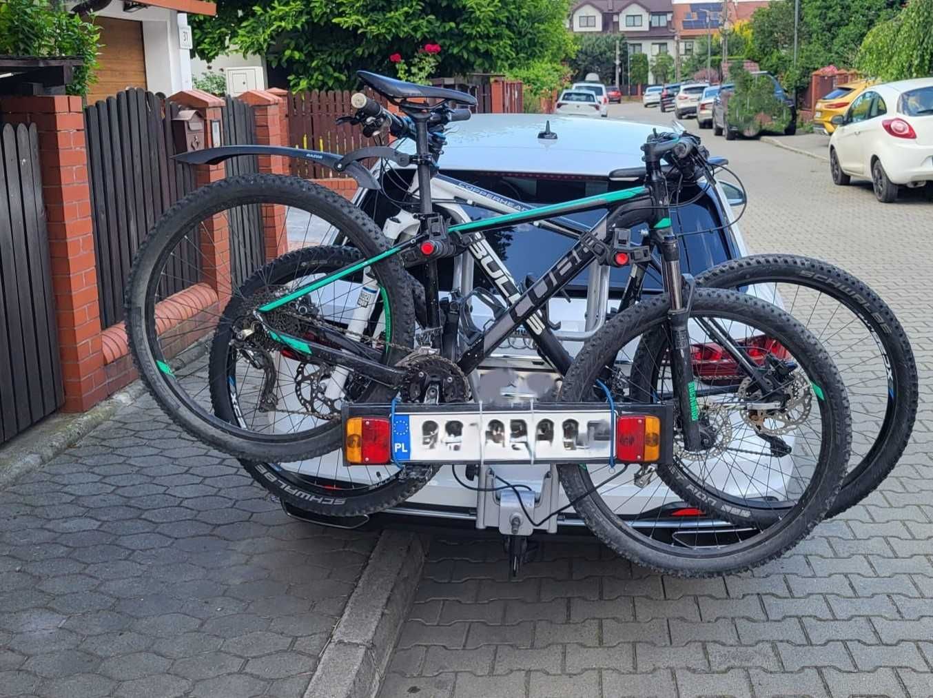 Bagażnik na hak na 4 rowery - Thule + listwa ośw. gratis