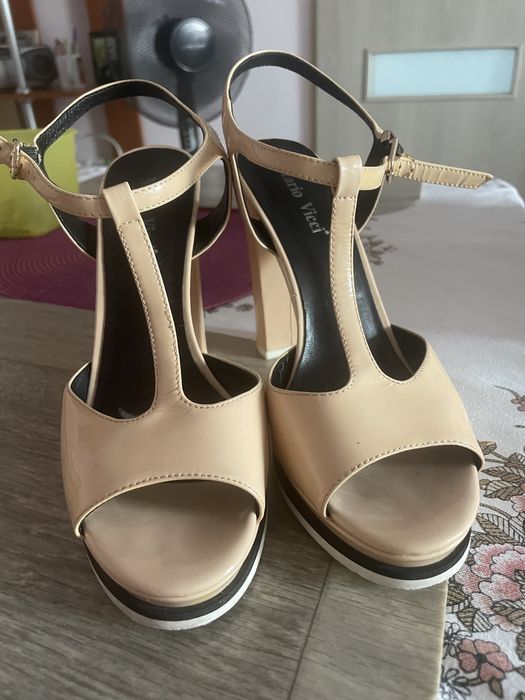 Piękne kobiece buty