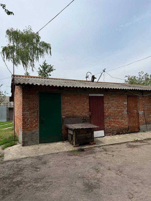 Продаж 1-кімнатної квартири на виїзді з міста
