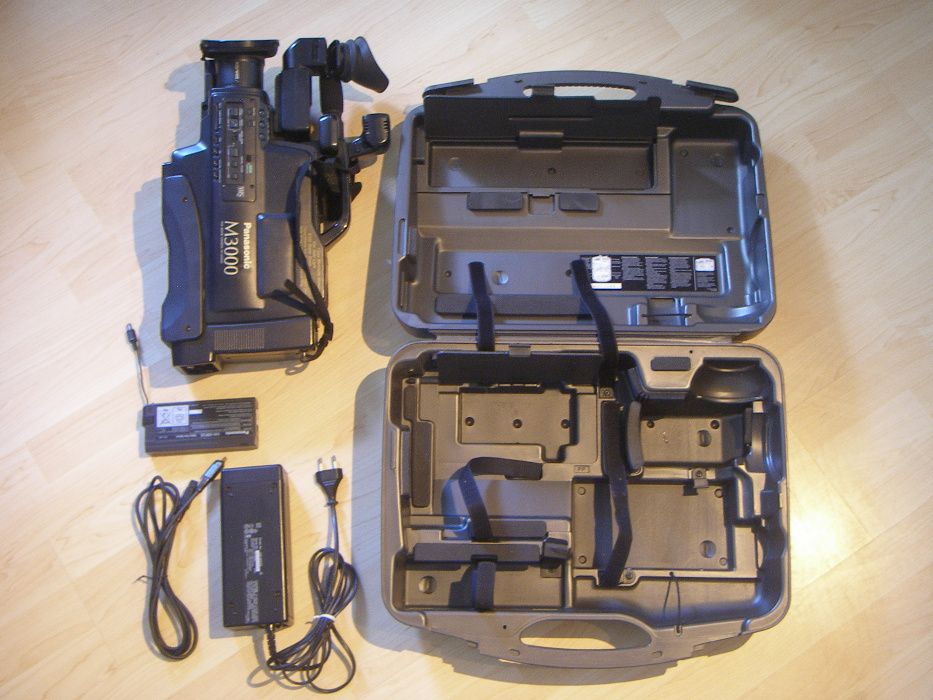 Panasonic HQ VHS PAL MOVIE CAMERA NV-M3000, акумулятор старий, уживана