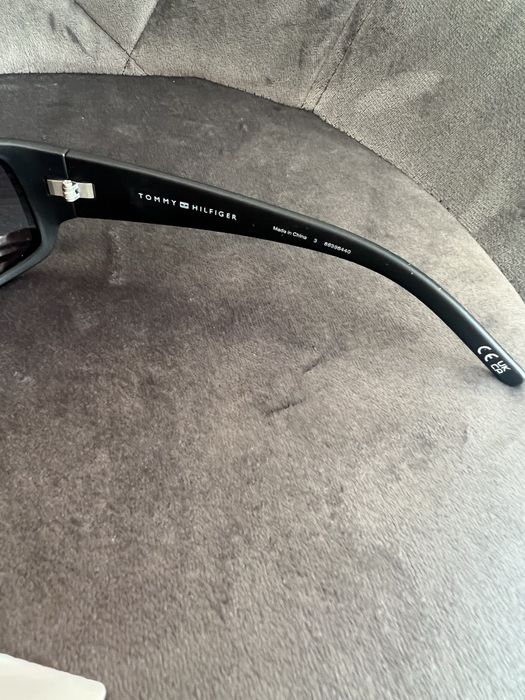 Okulary przeciwsłoneczne UV Tommy Hilfiger