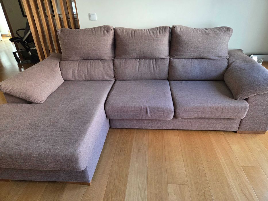 Sofá com chaise longue
