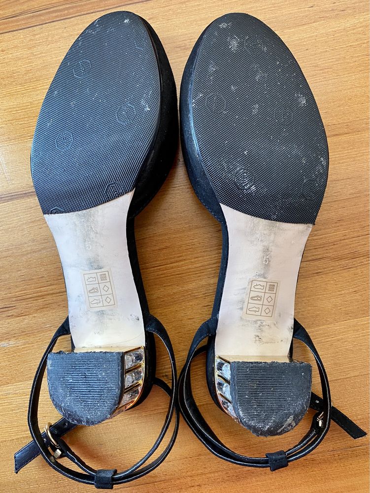 Чорні туфлі на низькому каблуці ASOS, розмір UK 5 (38)