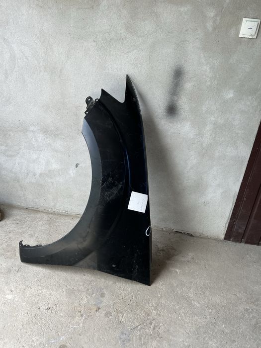 Продаєтбся крило до Mitsubishi autlender 2 ( 2009-2012 рік