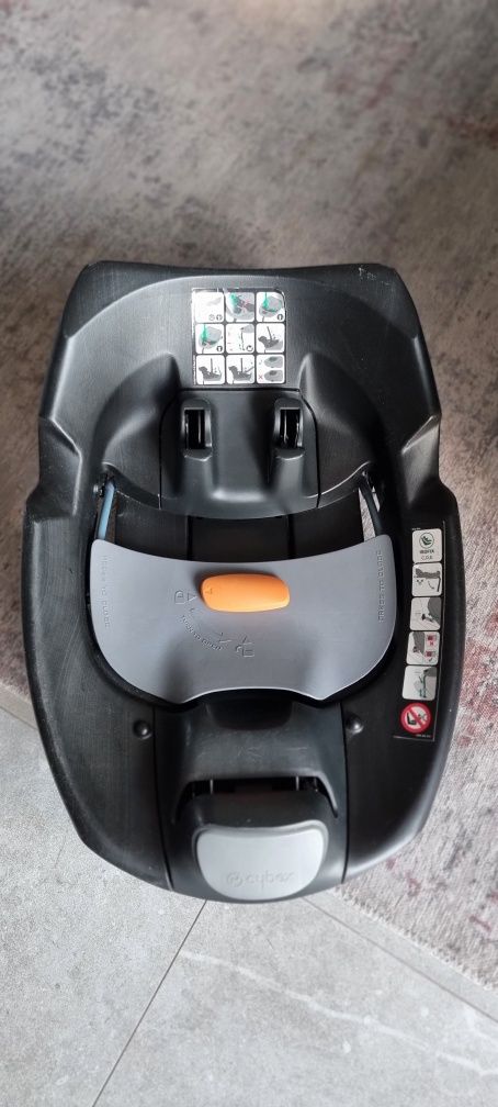 Fotelik Cybex Cloud Q (+ możliwa baza)