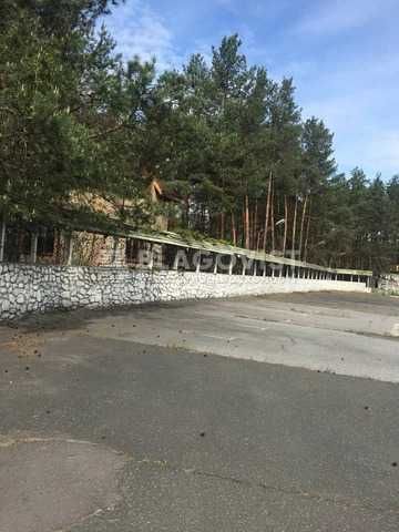 без %Ресторанний компл. 1200м2, сосновий бір, у власності 2 га фасад
