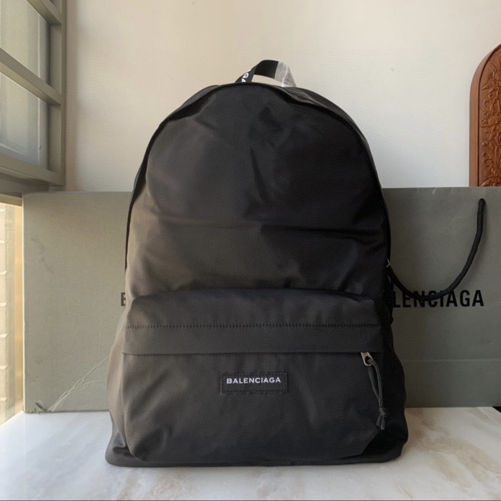 Mochila Balenciaga Preta nova em caixa