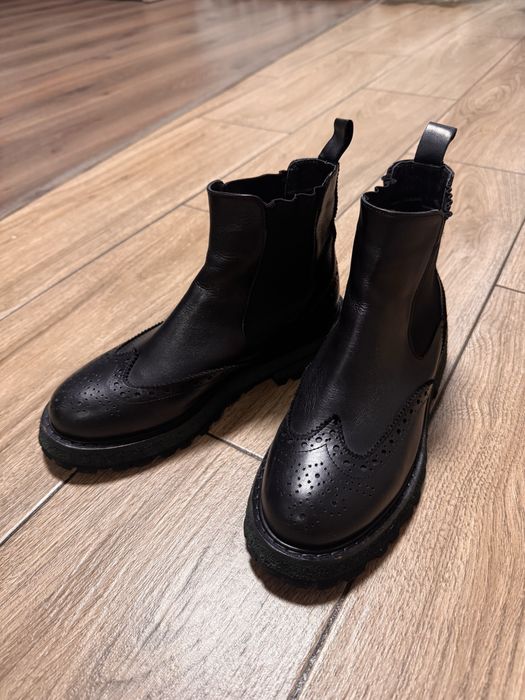 Жіночі демісезонні ботинки Estro