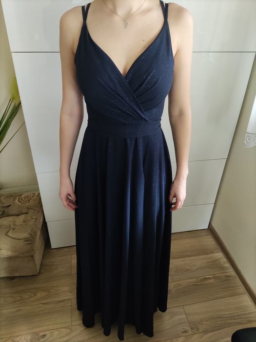 Granatowa długa sukienka na studniówkę, wygląda jak nowa, rozm. 34