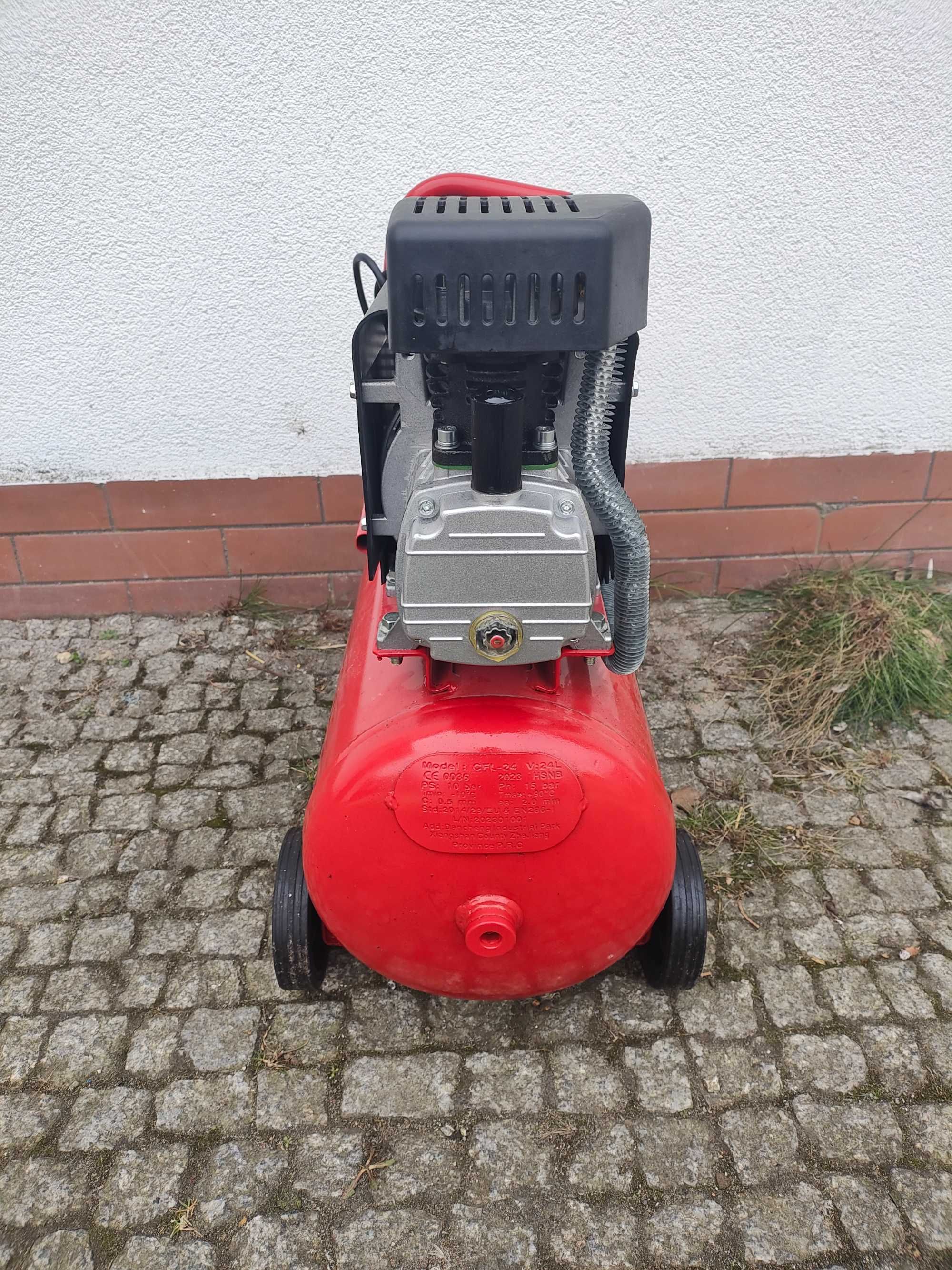 Kompresor olejowy Einhell TC AC 190/24/8.
