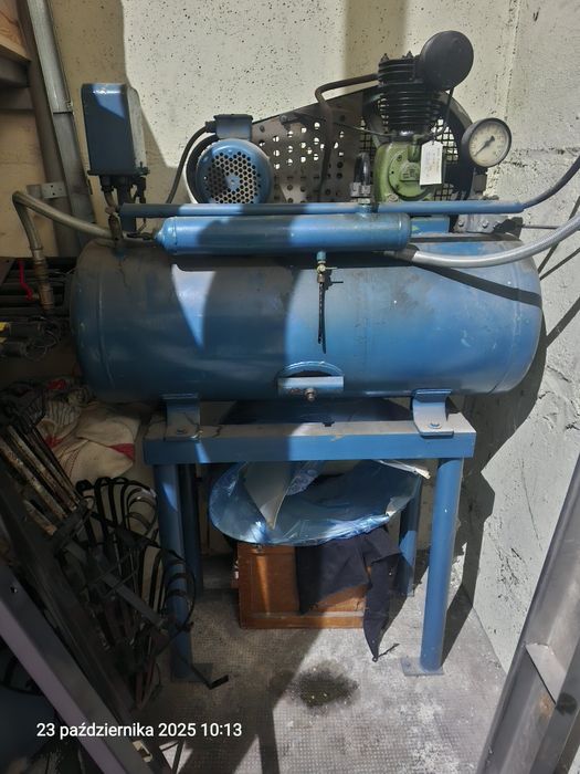 Sprężarka uszkodzony agregat + dodatkowy agregat