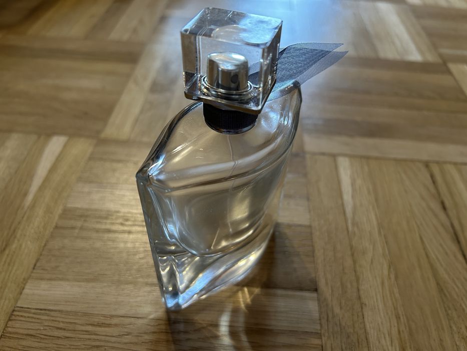 Flakon po perfumach La Vie Est Belle