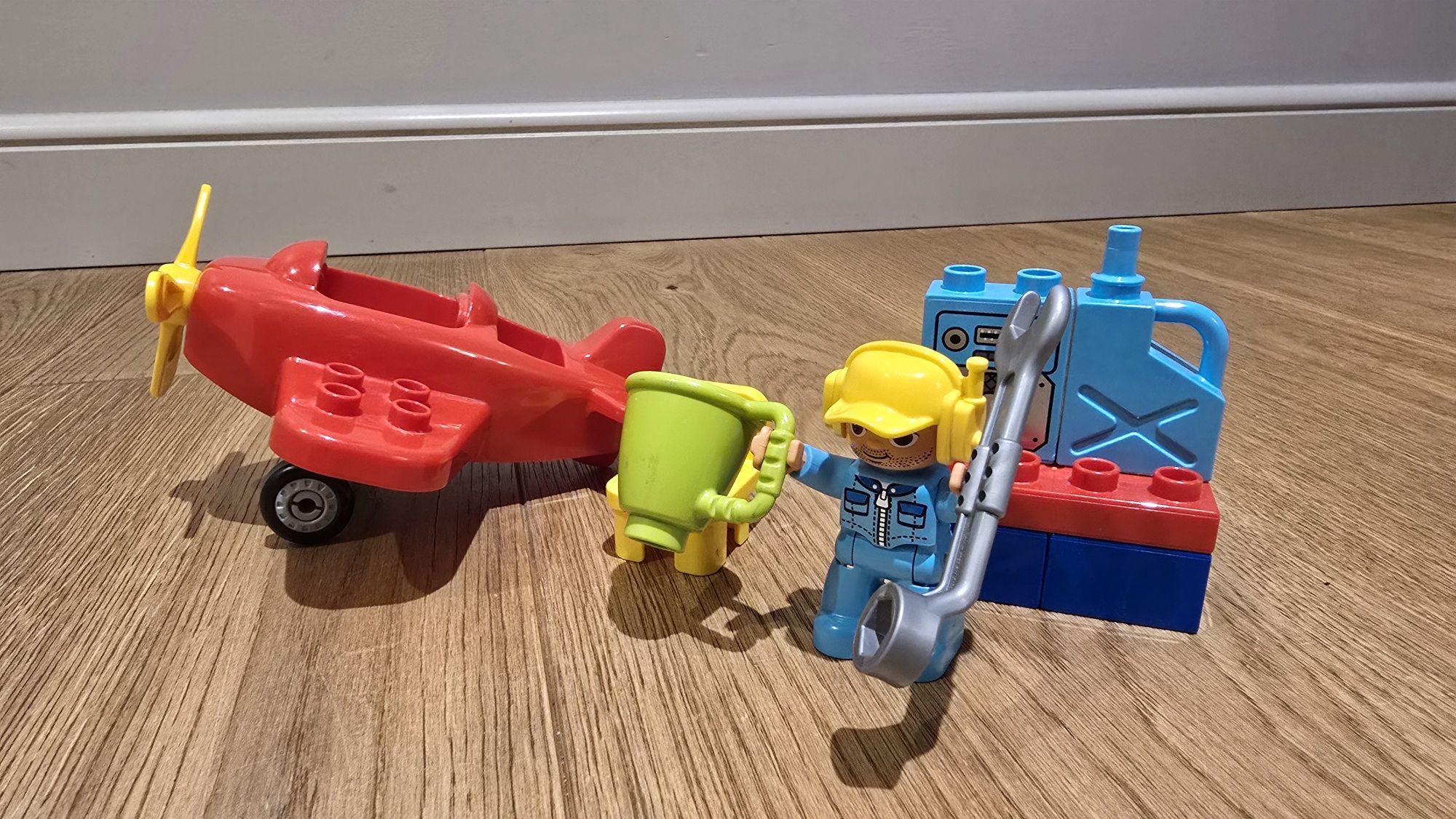 Lego Duplo zestawy 10901, 10900, 10831, 10581, 10908, 10930