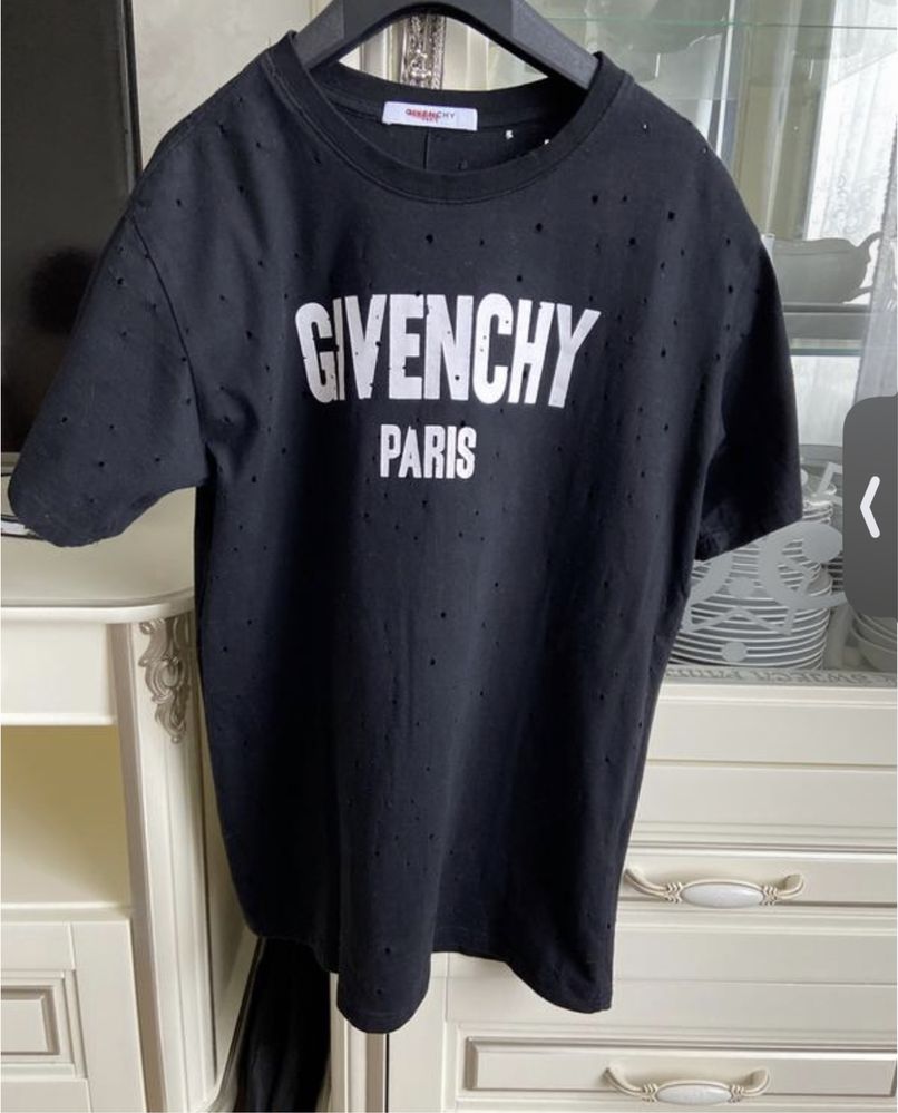 Крута брендова футболка givenchi  paris cos loro